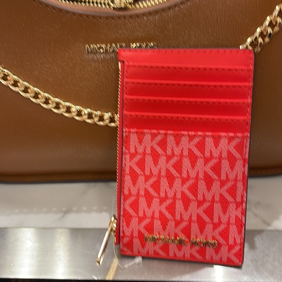 Michael Kors Jet Set Travel Medium Top Zip Card Case Wallet
Dark Sangria
NWT - Picture 3 of 16
